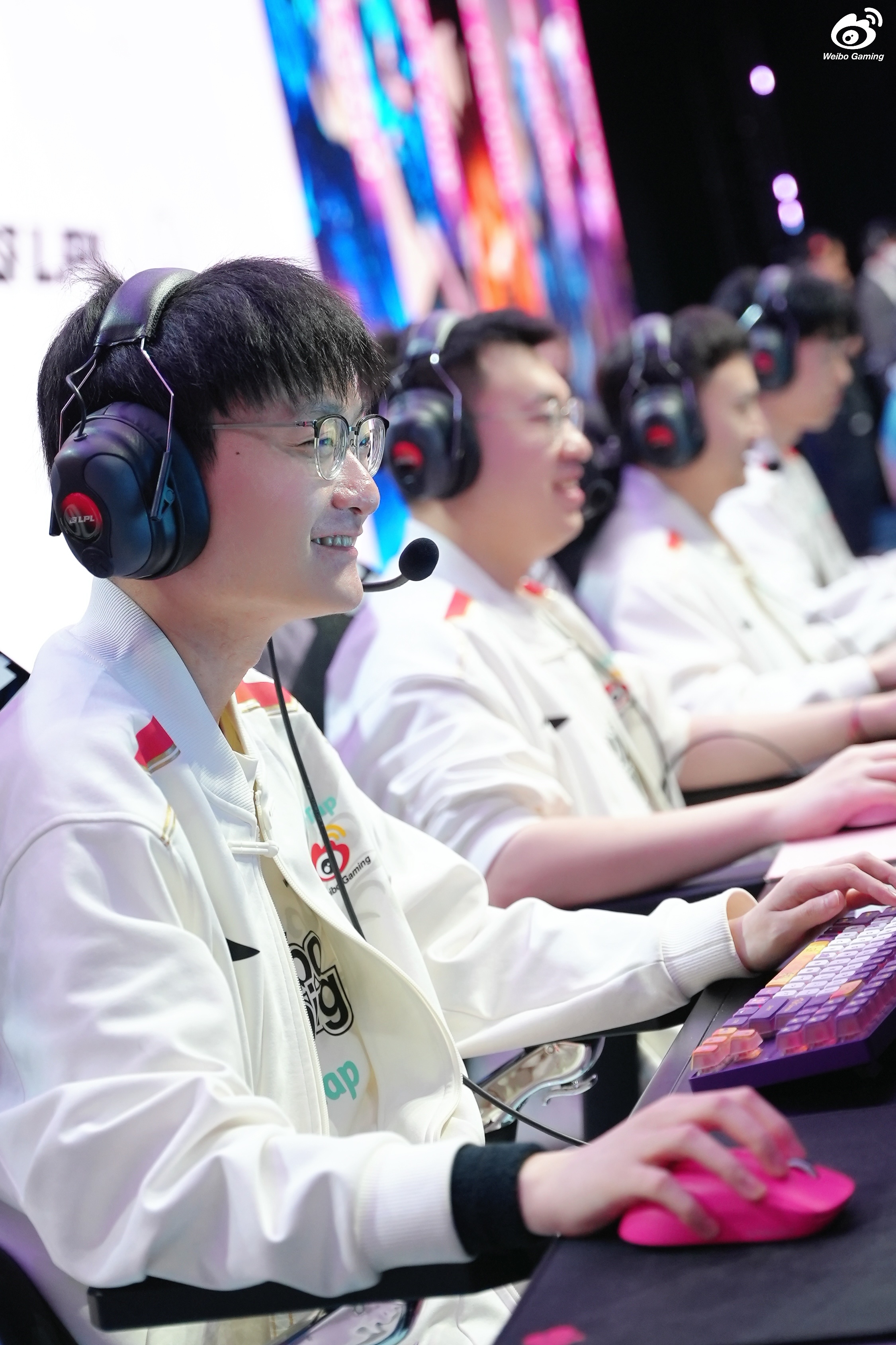 开云下载-BRO横扫WBG，Viper完成史诗逆转激烈交锋入围赛，锁定晋级资格