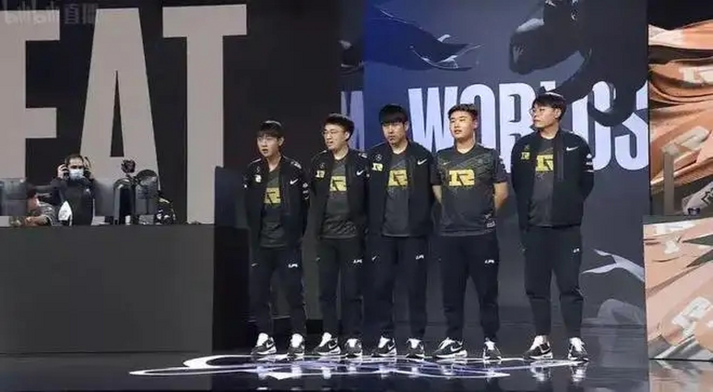 开云下载-RNG险胜BLG，Uzi完成史诗逆转焦点之战入围赛，留下经典瞬间