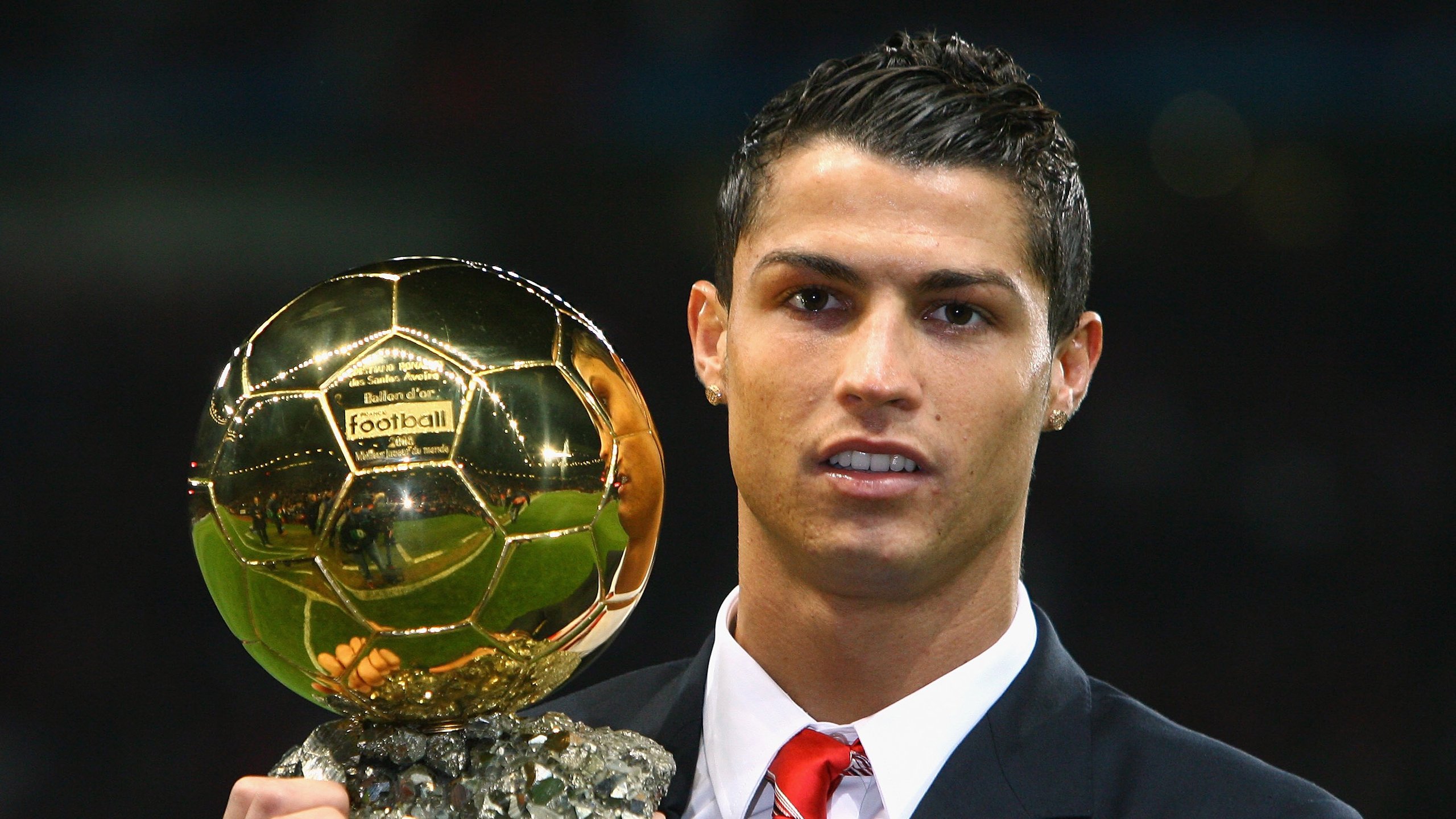 NBA总决赛之夜,足球巨星阿拉巴跨界惊艳四座